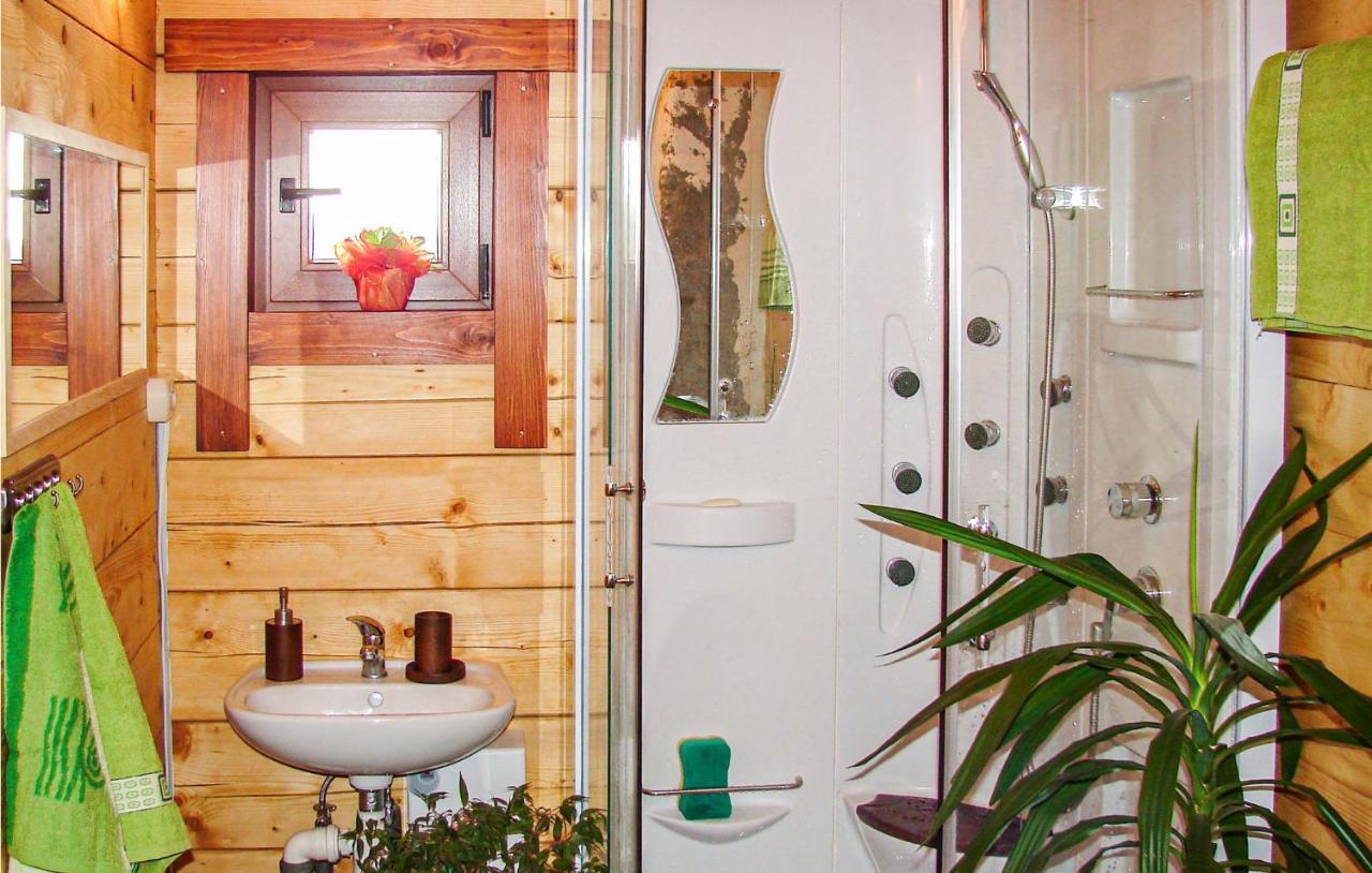 3 Bedroom Cozy Home In Mscice Podamirowo Zewnętrze zdjęcie